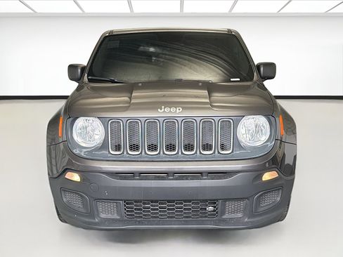 Used 2017 Jeep Renegade Sport w/ Power & Air Group FWD image 2