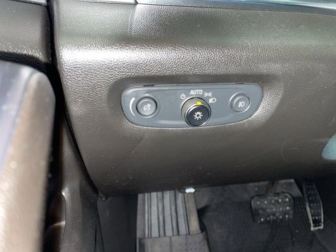 Used 2020 Chevrolet Traverse LT w/ LPO, Floor Liner Package image 26