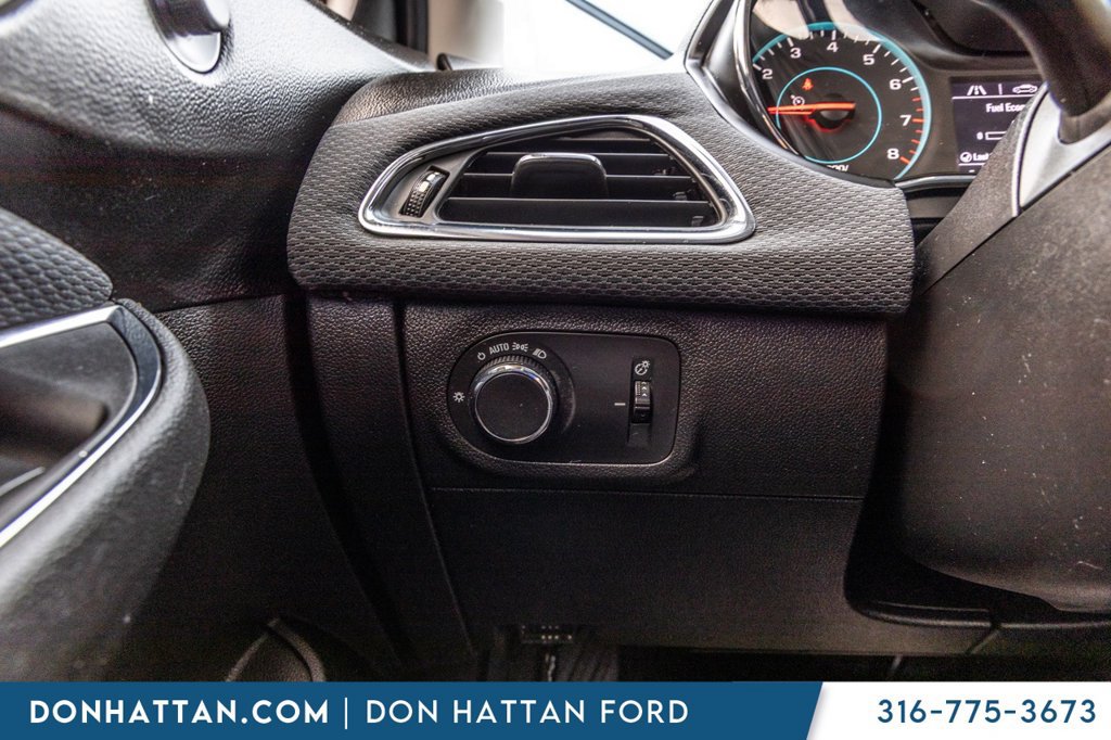 Used 2018 Chevrolet Cruze LT w/ Convenience Package FWD image 13