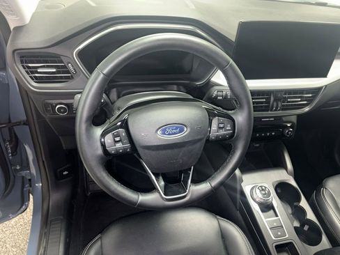 Used 2025 Ford Escape Platinum image 14