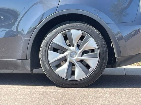 Used 2024 Tesla Model Y Long Range image 20