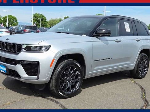 New 2026 Jeep Grand Cherokee Summit AWD/4WD image 4