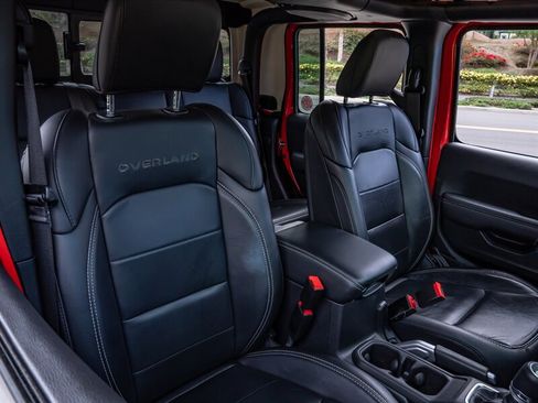 Used 2020 Jeep Gladiator Overland image 21