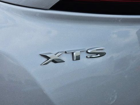 Used 2019 Cadillac XTS Luxury FWD image 16