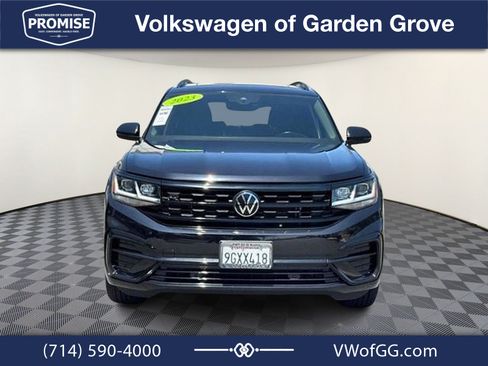 Used 2023 Volkswagen Atlas SEL R-Line AWD/4WD image 3