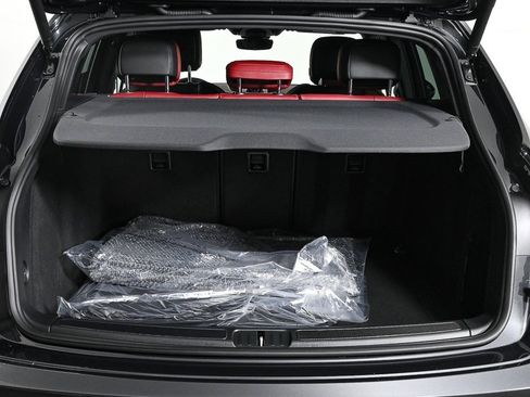 New 2026 Porsche Macan GTS image 34