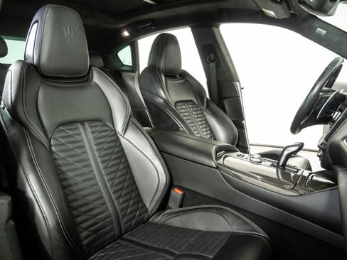 Used 2022 Maserati Levante Modena AWD/4WD image 23