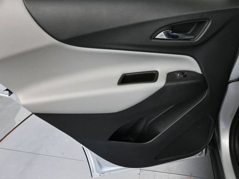 Used 2022 Chevrolet Equinox LS FWD image 27