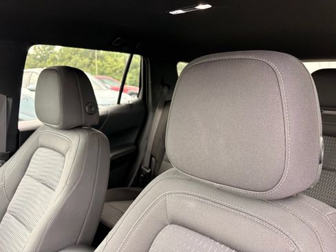Used 2025 Chevrolet Equinox LT w/ Safety and Technology Package FWD image 23