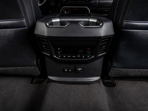 Used 2024 Toyota Sequoia Platinum image 33