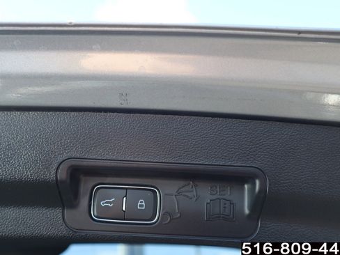 Used 2022 Ford Explorer XLT w/ Equipment Group 202A image 33