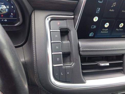 Used 2022 Chevrolet Tahoe Z71 w/ Luxury Package image 37