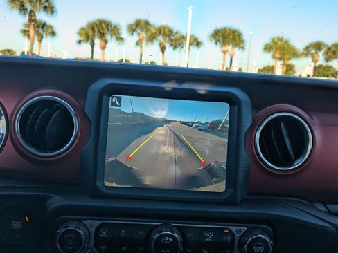 Used 2020 Jeep Gladiator Rubicon image 14