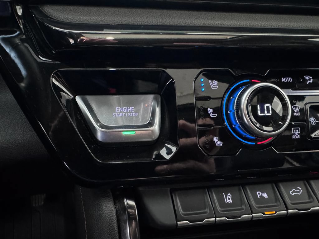 Certified 2024 GMC Sierra 2500 AT4 w/ Technology Package AWD/4WD image 25
