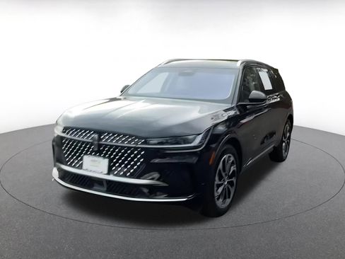 Used 2024 Lincoln Nautilus Reserve image 8