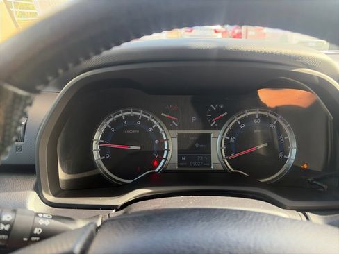 Used 2018 Toyota 4Runner Limited AWD/4WD image 40