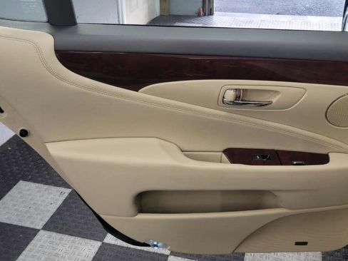 Used 2007 Lexus LS 460 L image 20