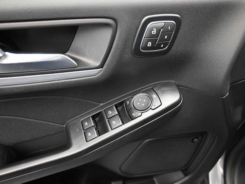 Used 2025 Ford Escape SE w/ PHEV Premium Package image 10