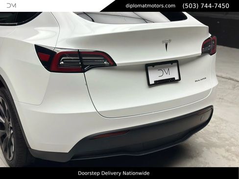 Used 2023 Tesla Model Y Long Range image 15