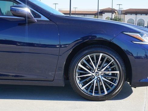 Certified 2025 Lexus ES 350 w/ Premium Package image 9