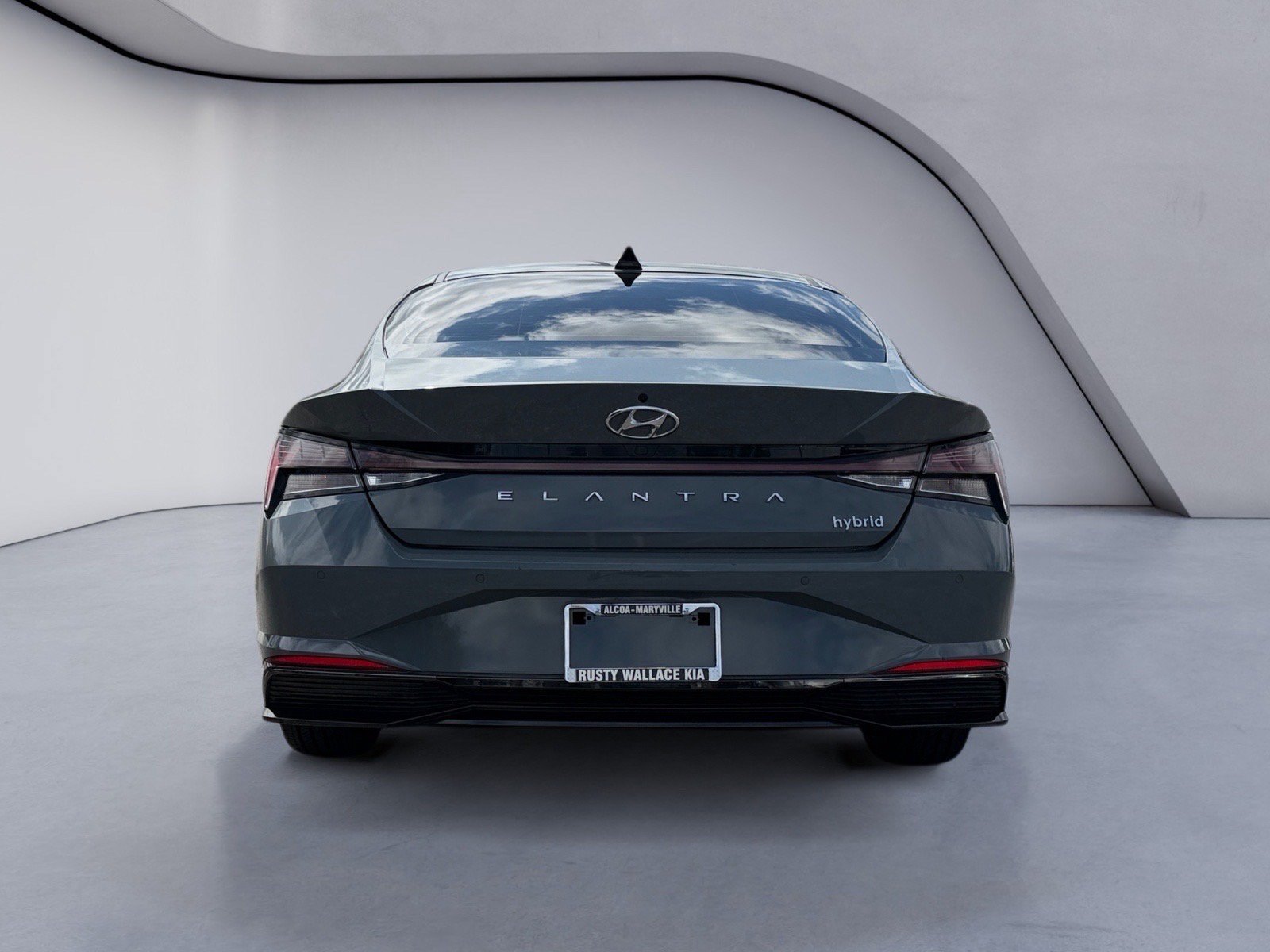 Used 2022 Hyundai Elantra Limited FWD image 4