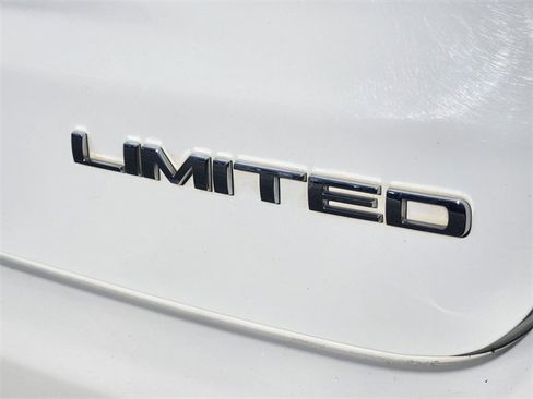 Used 2022 Jeep Compass Limited image 18