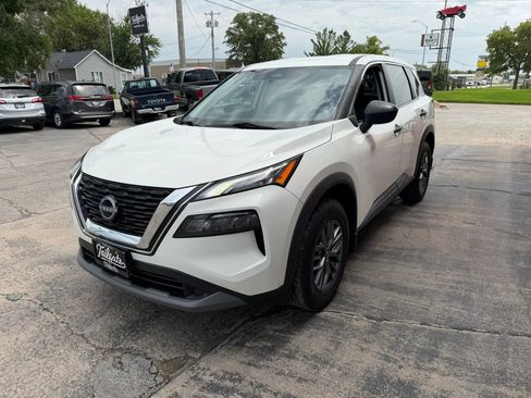 Used 2022 Nissan Rogue S AWD/4WD image 4
