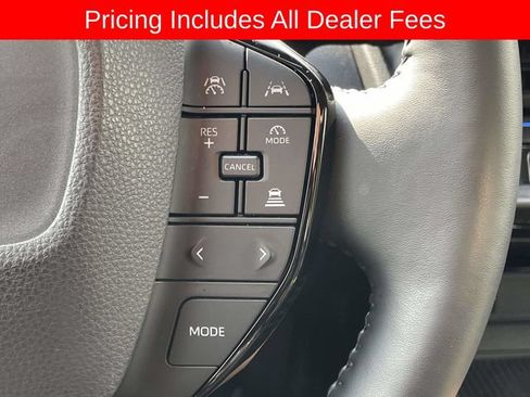 Used 2024 Toyota Prius XLE FWD image 21