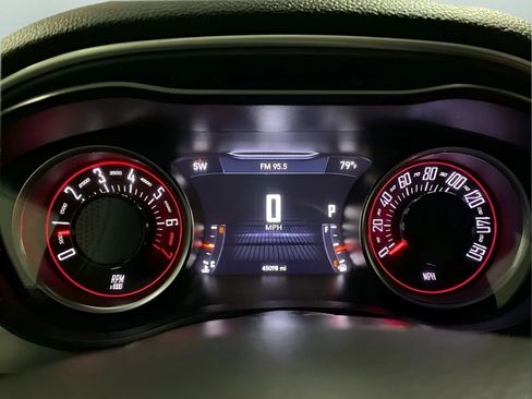Used 2021 Dodge Challenger SXT RWD image 17
