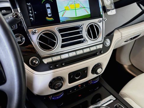 Used 2019 Rolls-Royce Ghost RWD image 21