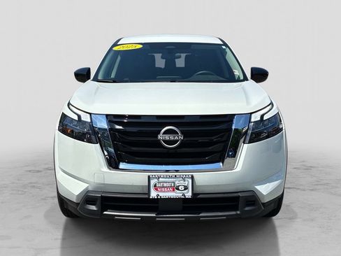 Certified 2025 Nissan Pathfinder S AWD/4WD image 2