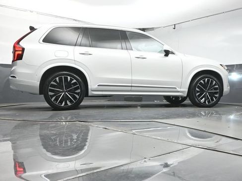 Used 2026 Volvo XC90 T8 Ultra w/ Protection Package Premier AWD/4WD image 40