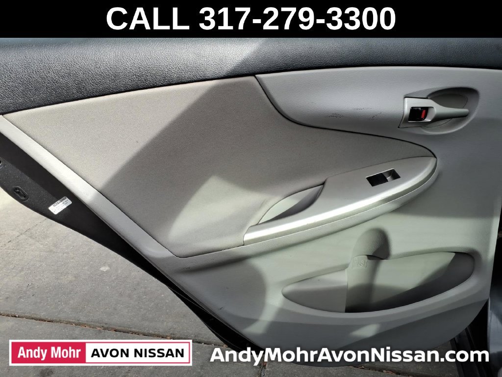 Used 2013 Toyota Corolla LE FWD image 33