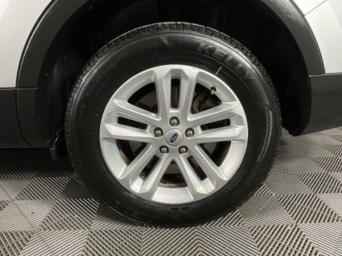 Used 2017 Ford Explorer XLT image 10