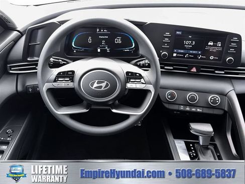 New 2026 Hyundai Elantra SE FWD image 17