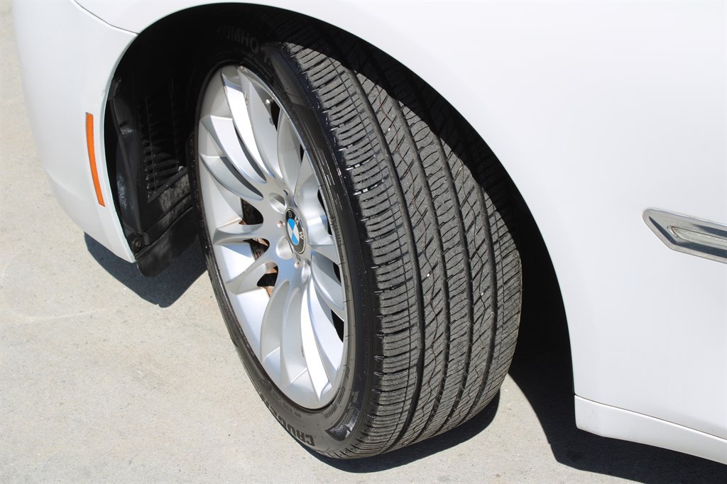 Used 2012 BMW 750Li RWD image 10