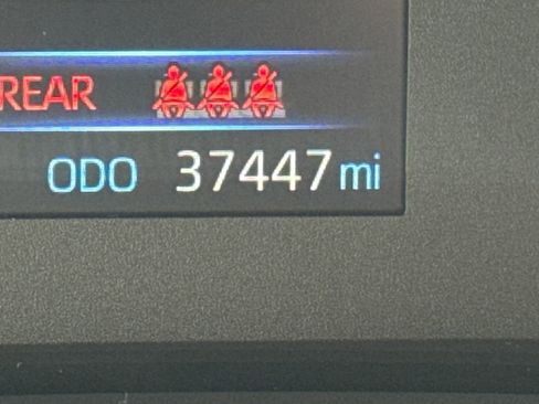 Used 2025 Toyota Corolla LE FWD image 18