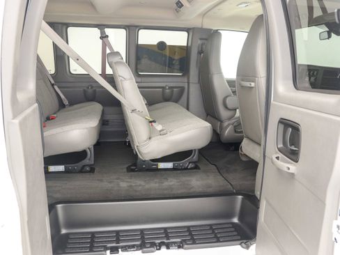 Used 2023 Chevrolet Express 3500 LT w/ LT Preferred Equipment Group image 13