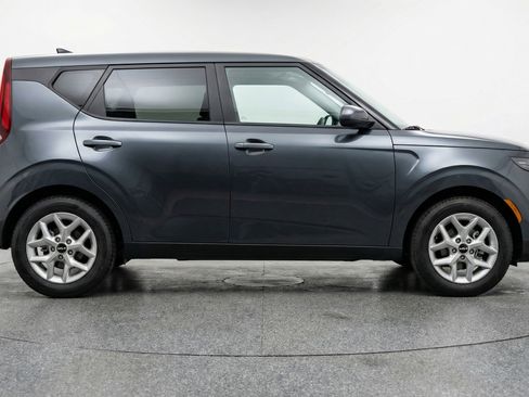 Used 2025 Kia Soul LX w/ LX Technology Package image 11