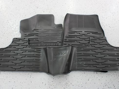 Used 2014 Jeep Grand Cherokee Limited AWD/4WD image 79