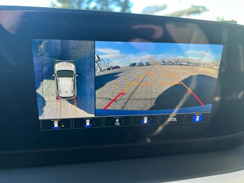 Used 2024 Buick Encore GX Avenir w/ Avenir Technology Package image 17