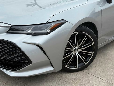 Used 2019 Toyota Avalon Touring w/ Advanced Safety Package FWD image 3