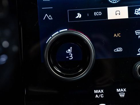 Used 2023 Land Rover Range Rover Velar HST image 14