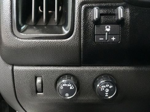 Used 2018 Chevrolet Colorado ZR2 image 38