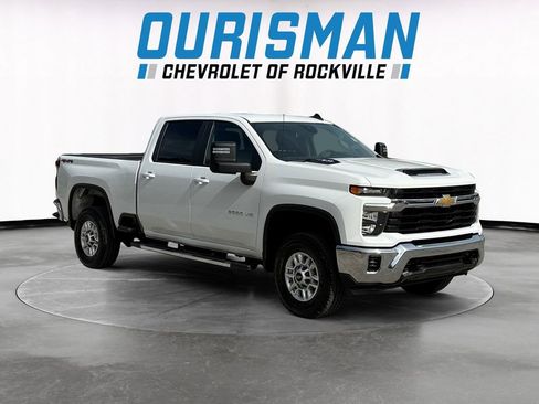 Used 2024 Chevrolet Silverado 2500 LT AWD/4WD image 1
