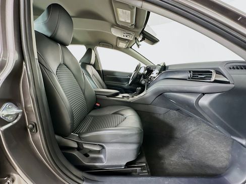 Used 2024 Toyota Camry SE image 29