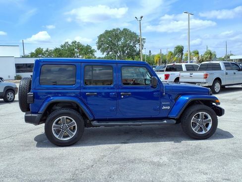 Used 2018 Jeep Wrangler Unlimited Sahara w/ Dual Top Group image 8
