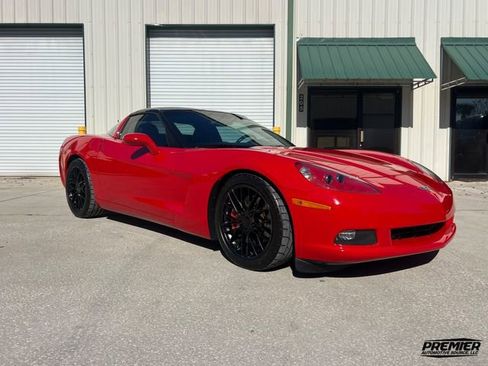 Used 2009 Chevrolet Corvette Coupe w/ Z51 Performance Package image 2