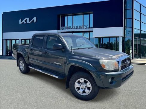 Used 2011 Toyota Tacoma PreRunner w/ SR5 Pkg #2 RWD image 1