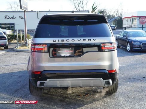 Used 2020 Land Rover Discovery Landmark image 6
